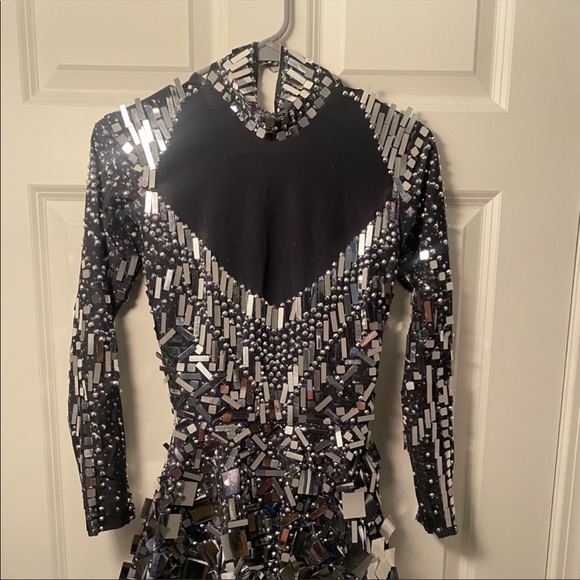 Dress can fit a XS-M . Very stretchy - Picture 3 of 3